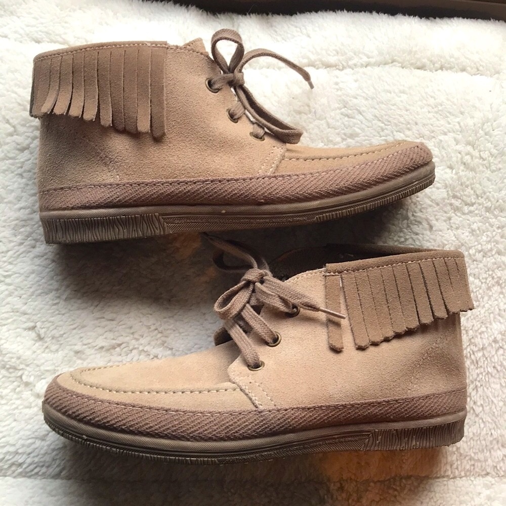 Genuine Suede fringe Moccasins booties. Exc Cond. made in spain. EU Sz 36.